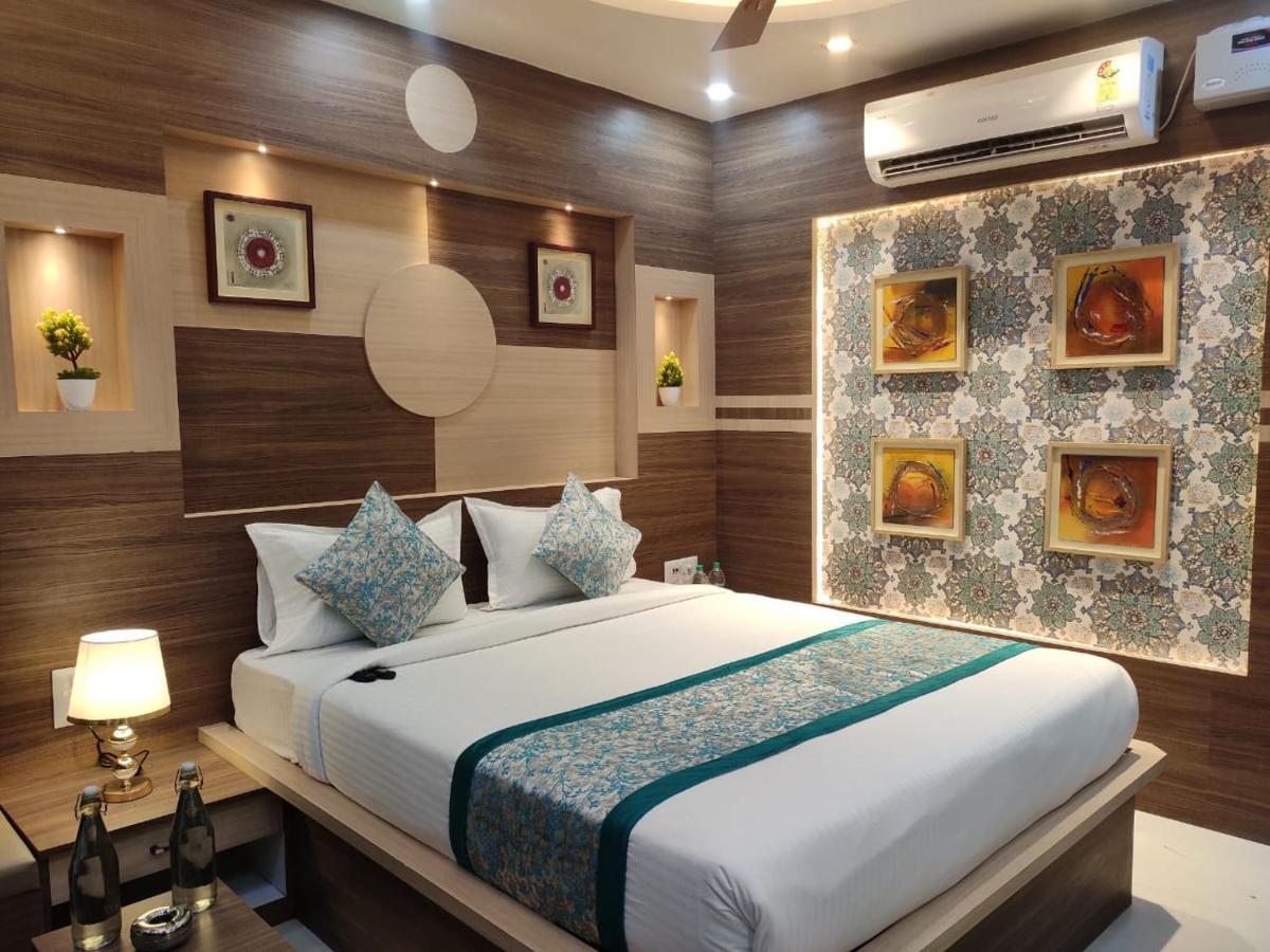 מוזאפרפור Hotel Central Square "A Couple Friendly Hotel" מראה חיצוני תמונה