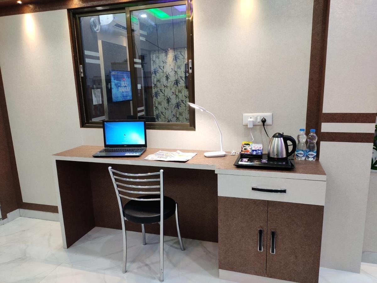 מוזאפרפור Hotel Central Square "A Couple Friendly Hotel" מראה חיצוני תמונה