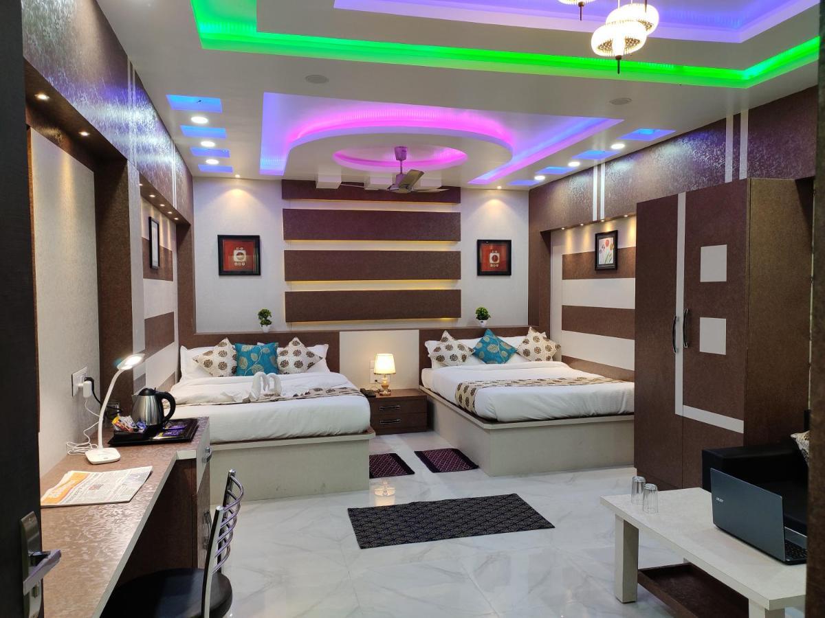 מוזאפרפור Hotel Central Square "A Couple Friendly Hotel" מראה חיצוני תמונה