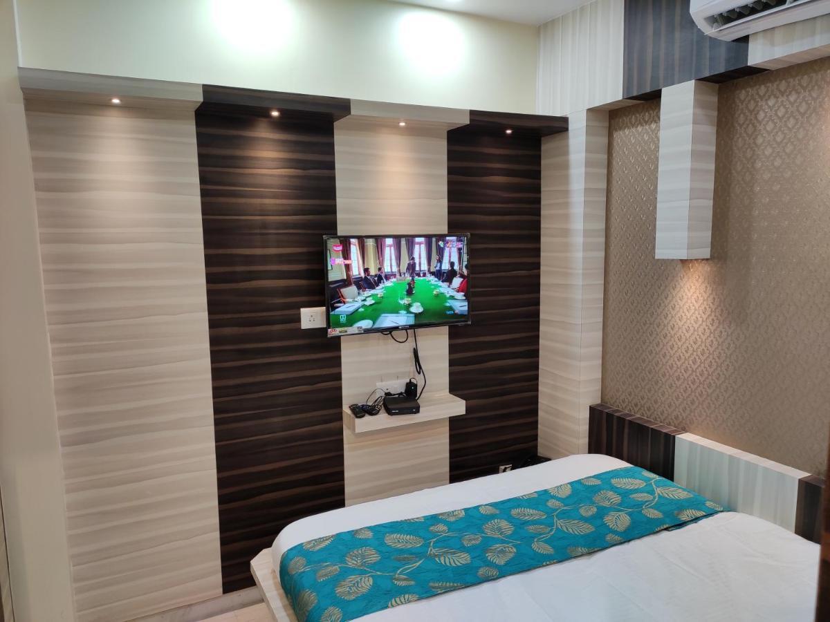 מוזאפרפור Hotel Central Square "A Couple Friendly Hotel" מראה חיצוני תמונה
