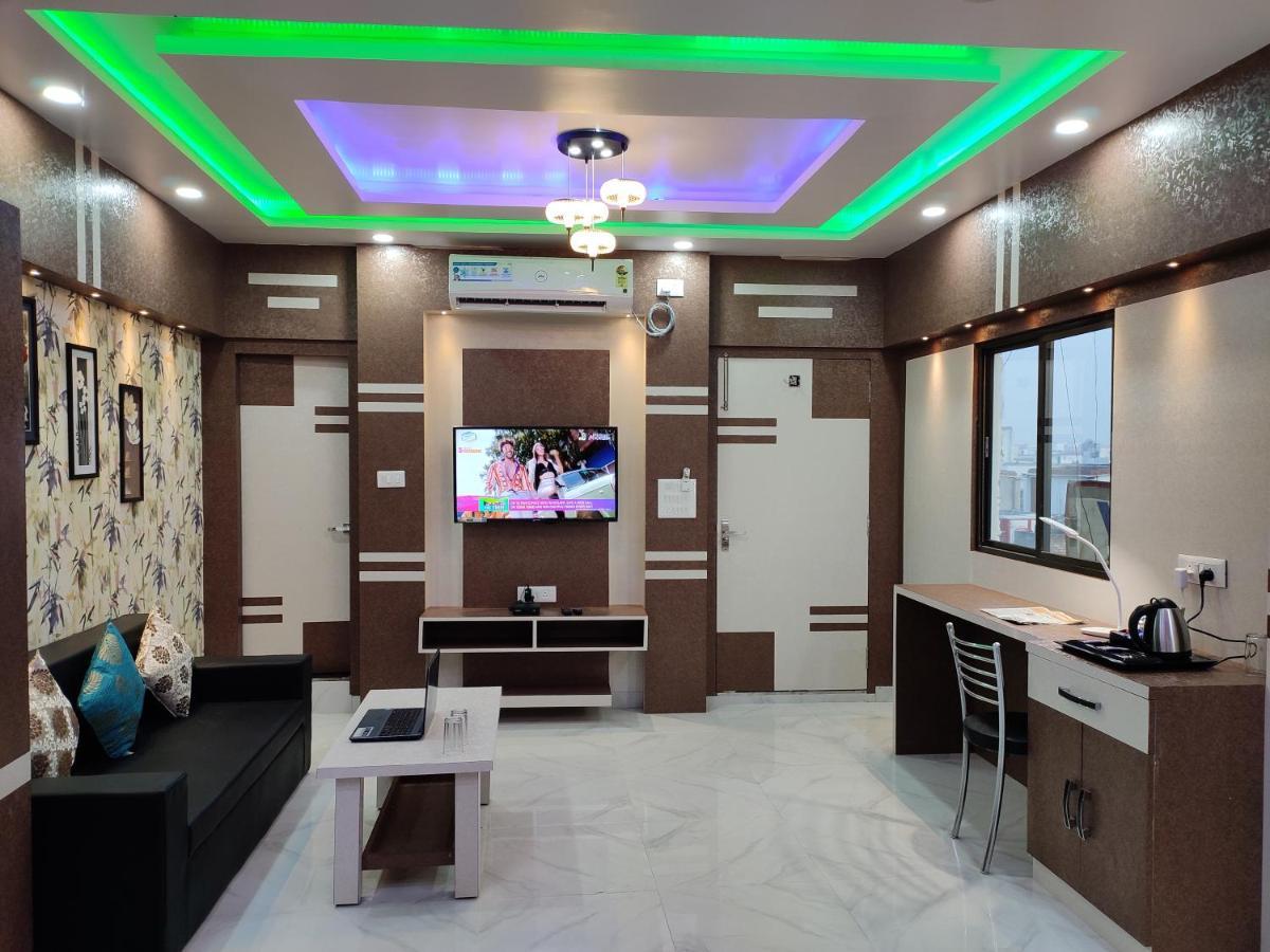 מוזאפרפור Hotel Central Square "A Couple Friendly Hotel" מראה חיצוני תמונה
